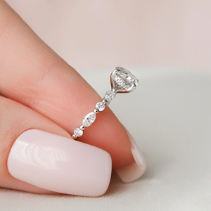 แหวนหมั้นเพชรทองคำ 14K ทรงกลมเจียระไนแบบบริลเลียนท์ เพชรเพาะเลี้ยงในห้องปฏิบัติการ รับรองโดย IGI สไตล์คลาสสิก - Product Image 2