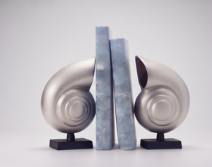 Sujetalibros Decorativos Modernos de Metal Plateado con Textura Fundida, para Biblioteca, Oficina, Decoración de Escritorio, Venta al por Mayor - Product Image 1