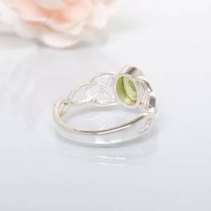 Anillo de cabujón de peridoto natural de forma ovalada en plata de ley 925, hecho a mano, para fiestas, para mujer, joyería fina de moda, venta al por mayor. - Product Image 3