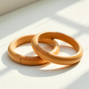 Bracelet en bois moderne fabriqué à la main pour femmes bijoux de mode en bois de hêtre poli léger fabriqués en Inde - Product Image 1