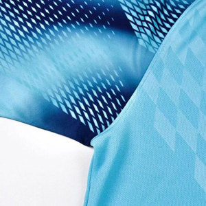 Tenue de football moderne en polyester respirant, légère, personnalisable, coupe confortable pour l'entraînement, les matchs et les performances sportives d'équipe - Product Image 6
