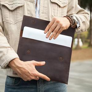 Funda Protectora para Laptop de Cuero Genuino de Fábrica, Duradera, con Correa, Color y Logotipo Personalizables, Ecológica y Ligera para MacBook - Product Image 1