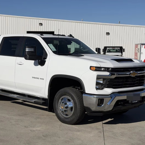 EXOTIC - Camioneta Silverado 3500 HD de Segunda Mano, Cabina Chasis LT, Tracción en las Cuatro Ruedas, Cabina Doble - Product Image 1