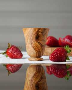 Verre à boire artisanal en bois massif naturel pour l'eau, les jus, les boissons gazeuses, les cocktails et l'utilisation quotidienne à la table. - Product Image 4