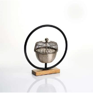 Brûleur d'encens moderne en métal, cadre circulaire élégant avec couvercle en treillis métallique sur base rectangulaire en bois pour une décoration intérieure de luxe - Product Image 5