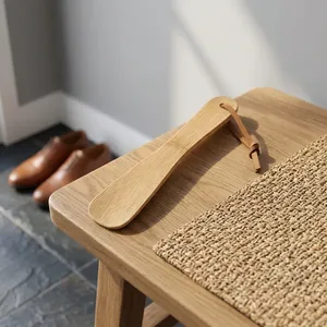 Cuchara para Zapatos de Madera Hecha a Mano con Lazo de Cuero, Cuchara de Madera Natural Compacta para Calzarse, Ayuda para el Vestir, Fácil de Usar, Ideal para Viajes - Product Image 6