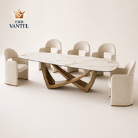 Ensemble table et chaises sur mesure Vantel pour les projets de construction de villas, les entrepreneurs et les projets de design d'intérieur B2B