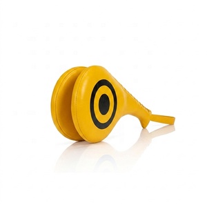 Guante de Entrenamiento de Boxeo Fairtex, Diseño Curvo, Construcción Duradera, Agarre Cómodo para Velocidad y Precisión, Uso en Gimnasio - Product Image 6