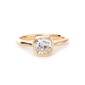 Bague solitaire en diamant de laboratoire certifié IGI de 1,5 ct, taille coussin, or massif 14 carats, finition polie, bijoux de mariage minimalistes - Product Image 5