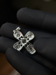 จี้เพชรทรงเอเมอรัลด์คุณภาพสูง ประกายเจิดจรัส ทนทาน ตัวเรือนทองคำแท้ 14K หรูหรา เหมาะเป็นของขวัญวันเกิดหรืองานแต่งงาน - Product Image 5