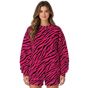 Ensemble sweat-shirt à col rond en molleton à épaules tombantes avec motif camouflage bleu de qualité supérieure et short assorti pour femme - Product Image 5