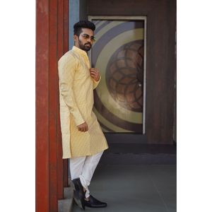 KURTA DE ALGODÓN Y SEDA JACQUARD PARA HOMBRE CON PAYJAMA, COLOR AMARILLO, TALLAS 3XL, XXL, XL, L - Product Image 2