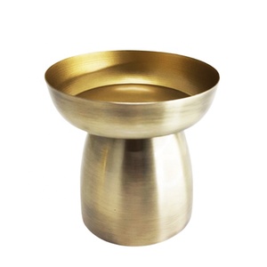 Porte-bougie décoratif pour la maison en bois de fer et manguier porte-bougie et bougeoir de couleur or en laiton mat - Product Image 6