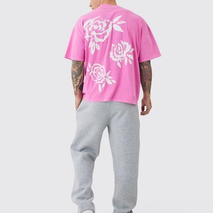 เสื้อยืดเจอร์ซีย์ผู้ชายทรงโอเวอร์ไซส์สีชมพูล้วน พิมพ์โลโก้ด้านหน้า ดีไซน์เรียบง่าย ผ้าฝ้าย 100% แห้งเร็ว ระบายอากาศได้ดี - Product Image 2
