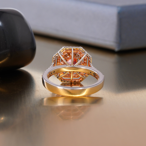 Anillo de Diamante Cultivado en Laboratorio de Corte Radiante Rojo Intenso de 0.53 CT con Claridad VS1, Oro de 14K, Certificado IGI, Diseño de Halo Cuadrado - Product Image 4
