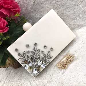 Bolso de Noche de Resina Acrílica de Lujo con Diseño Floral y Piedras Preciosas, Cartera Rígida para Fiesta y Boda, de Gran Venta - Product Image 1