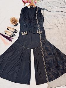 Ensemble Palazzo Indien Tendance pour la Saison des Mariages : Haut Brodé de Paillettes, Palazzo et Dupatta à Prix de Gros - Product Image 5