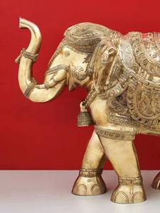 Elefante de Latón de 25 Pulgadas, Bellamente Hecho a Mano, con Detalles Intrincados Grabados, Elegante Estilo Art Deco Antiguo, Entrega Rápida - Product Image 4