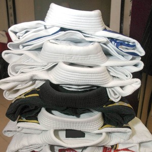 ชุดคิโมโน BJJ คุณภาพสูง ทนทาน สวมใส่สบาย เหมาะสำหรับการฝึกศิลปะการต่อสู้และการฝึกกราปลิง ผลิตจากผ้าฝ้ายทอแข็งแรง ระบายอากาศได้ดี แห้งเร็ว - Product Image 5