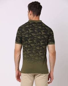 Polo camouflage pour homme en maille, coupe oversize, avec poche plaquée, en tissu imprimé infroissable, à manches courtes - Product Image 1