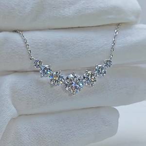 7-Steinige Blumenförmige Krappenfassung Schwebender Anhänger Halskette aus Rhodium-Plattiertem 925 Sterling Silber für Damen Hochzeitsschmuck - Product Image 3