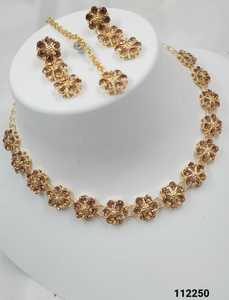 Nouvelle conception, collier et boucles d'oreilles ajustables en alliage plaqué or, faits à la main, ethniques, sertis de zircon, perles vertes et Kundan, pour femme, mariage - Product Image 6