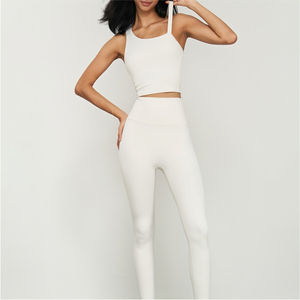 Ensemble de yoga personnalisé de haute qualité, vêtements de sport solides pour la gym, fabrication OEM, personnalisable à l'avant, en Spandex/Polyester respirant - Product Image 4