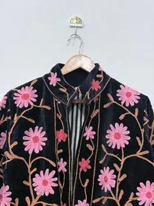 เสื้อแจ็คเก็ตกำมะหยี่สีดำปักลายดอกไม้สไตล์ซูซานี แขนยาว คอตั้ง ทำมือ สไตล์โบฮีเมียน เสื้อโค้ทผู้หญิงสำหรับฤดูใบไม้ร่วง - Product Image 3
