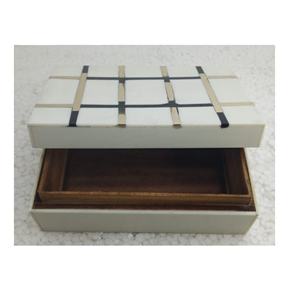 Caja de joyería con incrustaciones de latón, caja de regalo de resina blanca, superior e inferior de papel de cartón, anillo, collar, pulsera y pendiente - Product Image 1