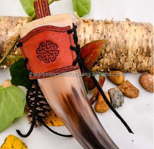 Corne à boire authentique pour les cérémonies et la décoration d'inspiration médiévale et viking Corne à boire artisanale - Product Image 3