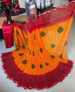 Sari Tradicional de Rayón Amarillo y Rojo con Estampado Bandhani para Mujer, Marca K V INTERNATIONAL, Ideal para Bodas y Fiestas de Otoño - Product Image 4