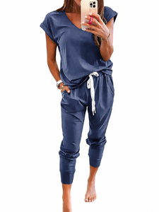 Conjunto de dos piezas para mujer, tela transpirable y ligera, atuendo informal de verano, corte relajado, top de manga corta con cuello en V, a juego. - Product Image 2