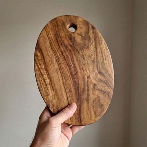 Tabla de cortar ovalada, duradera y apta para cuchillos – Ideal para cortar carne, verduras, frutas y queso, también sirve como tabla de servir. - Product Image 5