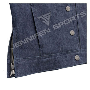 Veste de moto d'hiver coupe-vent pour femme en denim et cuir, avec capuche, fermeture à boutons, coupe ajustée, grandes tailles, poches poitrine. - Product Image 3