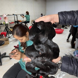 Premium Quality Natural Human Hair Extensions Wholesale Price Silky Bouncing <b>Body</b> <b>Wave</b> Glueless Wigs Human Hair Raw Hair Wig - Product Image 5
