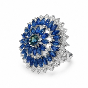 Bague de luxe pour femme en argent sterling 925 plaqué rhodium, saphir bleu en forme de fleur avec diamants sertis en canal et griffes - Product Image 6