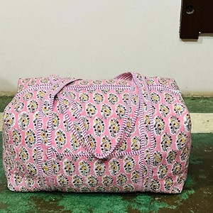 Bolsa de lona acolchada de tela de algodón cómoda hecha a mano en India, para mujer, informal, de viaje, de fin de semana, con cremallera, para compras, de hombro - Product Image 4
