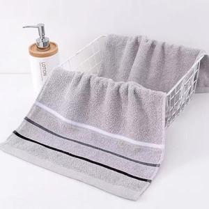 Toalla Facial Personalizada de Algodón Suave para Spa, Gimnasio, Salón, Baño, Uso Comercial, Fabricante OEM, Algodón a Rayas - Product Image 3