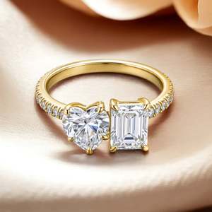 Anillo de Compromiso Toi Et Moi con Corte de Corazón en Plata de Ley 925 con Piedra de Moissanita y Engaste de Oro - Product Image 1