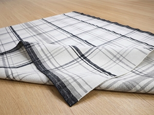 Tapis en coton de qualité supérieure, vente en gros d'usine |   Tapis moderne en tissu plat à carreaux noir et blanc pour les espaces intérieurs minimalistes - Product Image 5