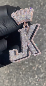 Colgante de Moissanita Personalizado con Corona y Letra Inicial 3D, Dos Tonos, VVS, Plata S925, Oro Rosa - Product Image 6