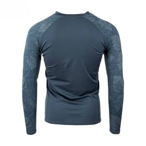 เสื้อรัดรูปแบบสวมใส่สบาย ระบายอากาศได้ดี แห้งเร็ว ป้องกันรังสียูวี สำหรับเล่นกีฬา ผลิตตามแบบ OEM  สามารถสกรีนโลโก้ด้านหน้าได้ตามต้องการ สำหรับทุกเพศ - Product Image 2