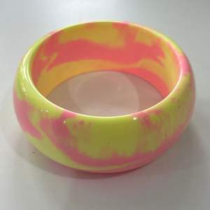 ชุดกำไลข้อมือเรซิ่นแบบดั้งเดิมสำหรับผู้หญิง เครื่องประดับแฟชั่นคริสตัลสไตล์ชาติพันธุ์และเครื่องประดับวัฒนธรรม - Product Image 1