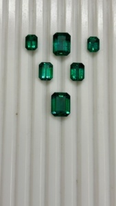 Esmeralda Zambiana Natural de 20 Quilates, Corte Esmeralda, Certificada por IGI, Color Verde Intenso, para Joyería, Sadiya International - Product Image 3