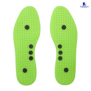 Semelles magnétiques d'acupression pour hommes et femmes, coussinets de massage des pieds et inserts de réflexologie pour soulager la douleur et favoriser le confort - Product Image 1