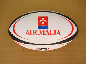 Ballon de rugby de match professionnel cousu à la main en caoutchouc durable avec une adhérence parfaite Marque personnalisée pour les équipes Écoles et OEM - Product Image 5