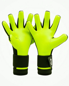 Gants de gardien de but de football en cuir de haute qualité, directement de l'usine, avec personnalisation de marque et design sur mesure - Product Image 3