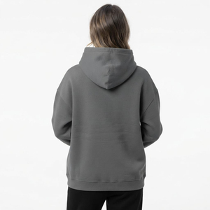 Sudadera con Capucha Extra Grande para Mujer, Personalizada, con Hombros Caídos y Logotipo Frontal Impreso, Estilo Urbano - Product Image 4