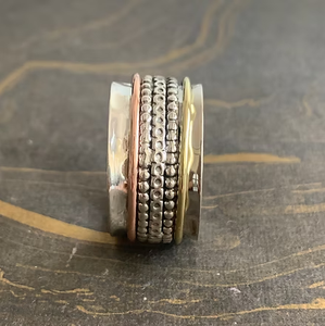 Bague Spinner Multicouche en Argent 925 Tendance avec Texture Perlée, Bijou Fin, Idéale pour un Cadeau - Product Image 2