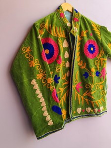 Chaqueta de Mujer con Bordado Suzani de Pavo Real en Colores Vibrantes, Estilo Boho Chic, Prenda Exterior Artística para Damas - Product Image 5